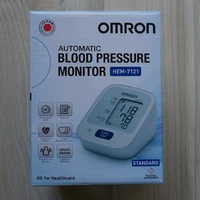 옴론 HEM-7121 혈압계를 구입 했습니다.